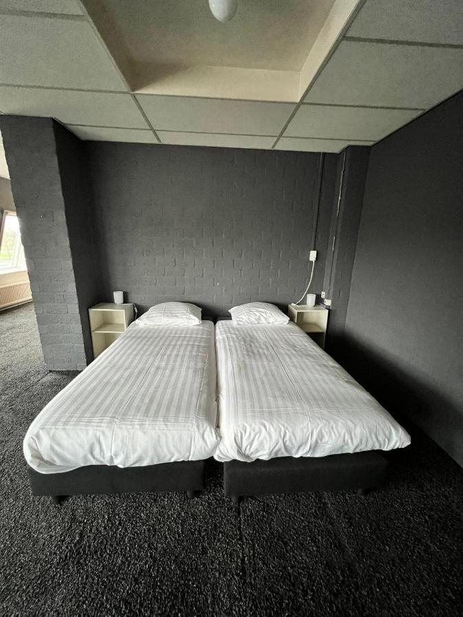 Hotel De Raket Rogat Екстериор снимка