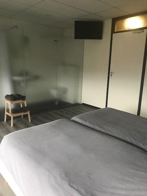 Hotel De Raket Rogat Екстериор снимка