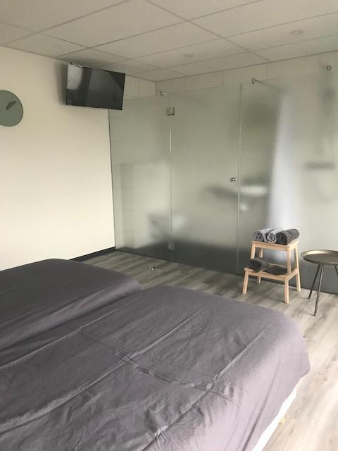 Hotel De Raket Rogat Екстериор снимка