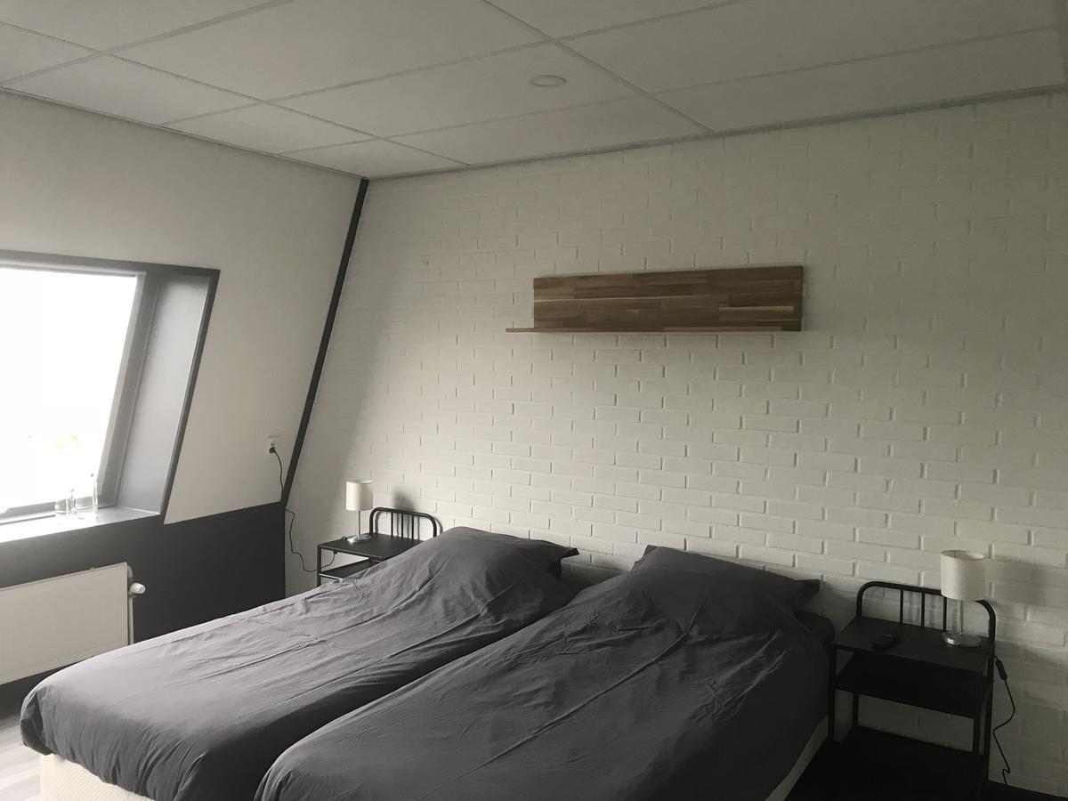 Hotel De Raket Rogat Екстериор снимка